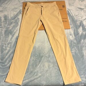 Lululemon Athletica Men's Cream Tan Chino Pants Slim Fit 33 Like New
